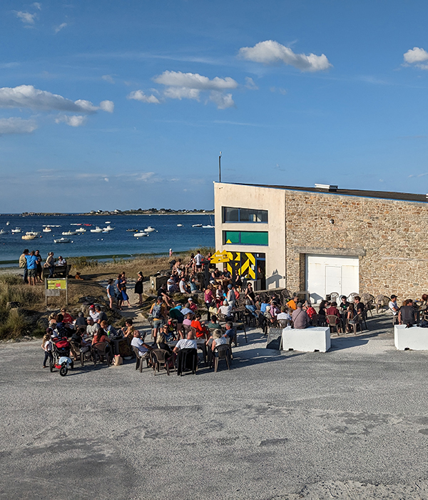 Bar Le Brennig Kafe au bord de la plage du Curnic