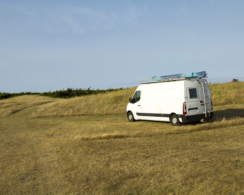 Van sur dunes du camping du Curnic