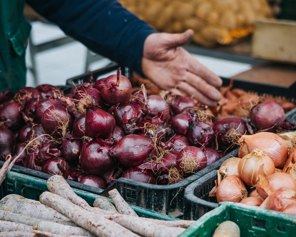 Étale de légumes au marché